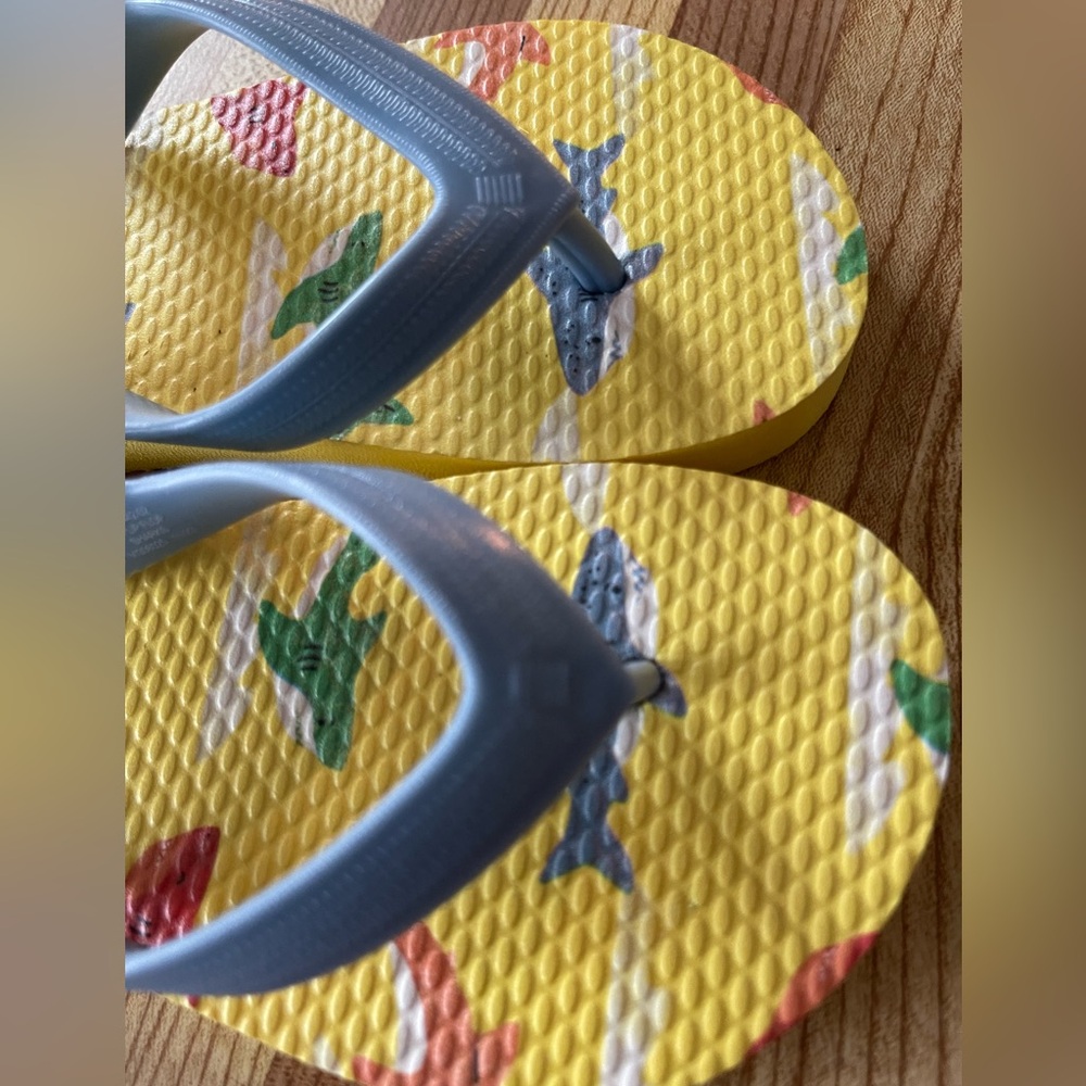 2/10$ NWOT Old navy toddler sandals (size 10) - Picture 3 of 4